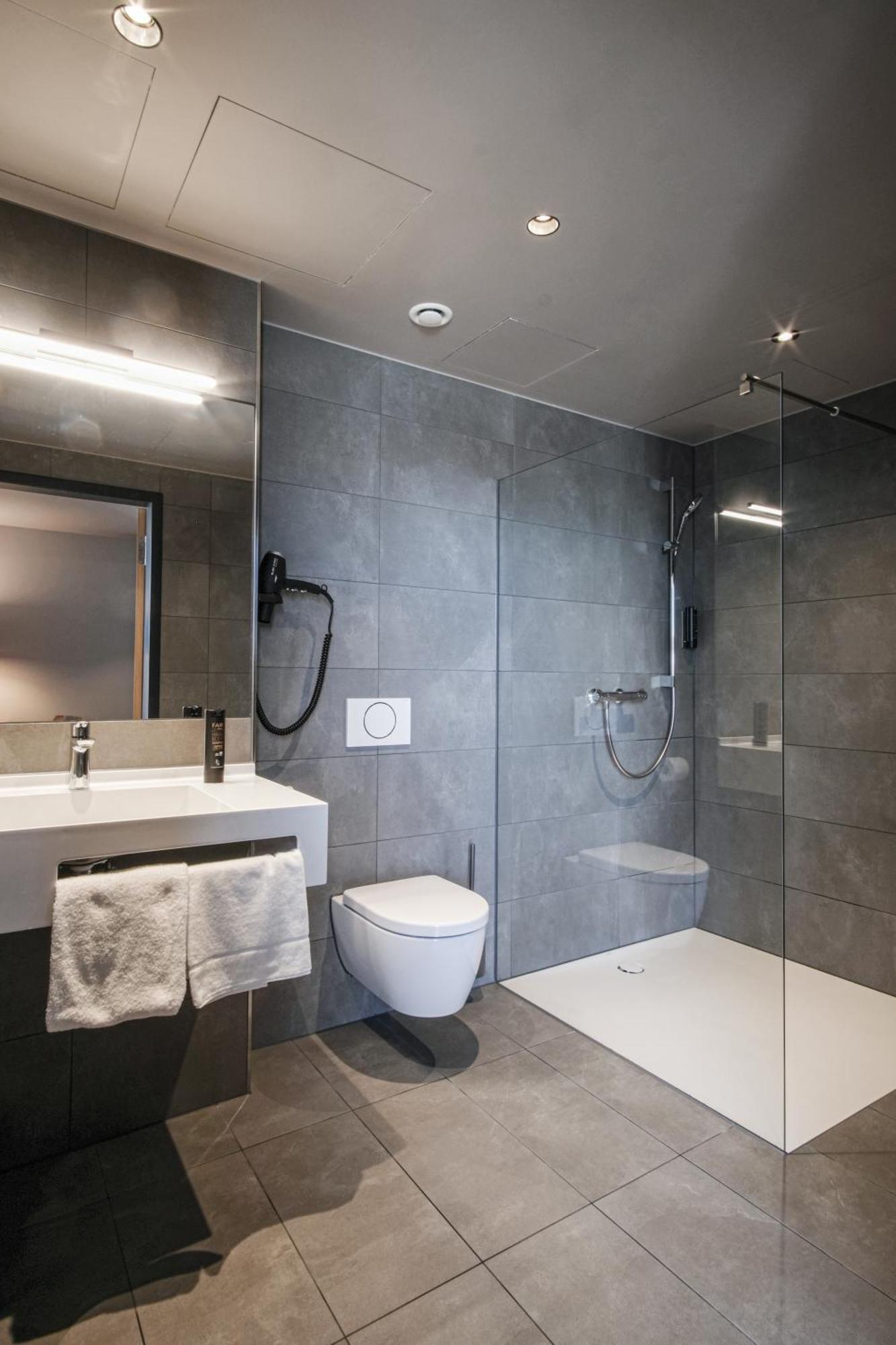 Riku Hotel Goeppingen Ngoại thất bức ảnh